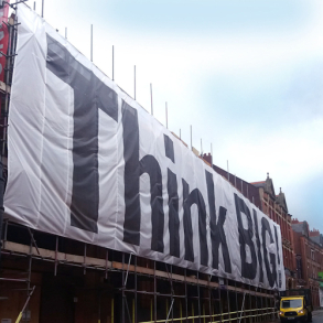 Bannere, Materiale: Mesh Standard (stillads/netbanner)